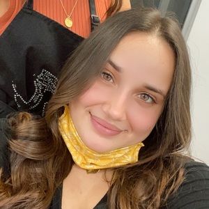 Meet your Posher, Talia